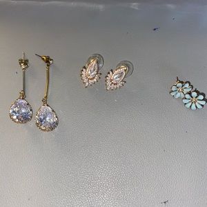 Bundle of 3 earrings